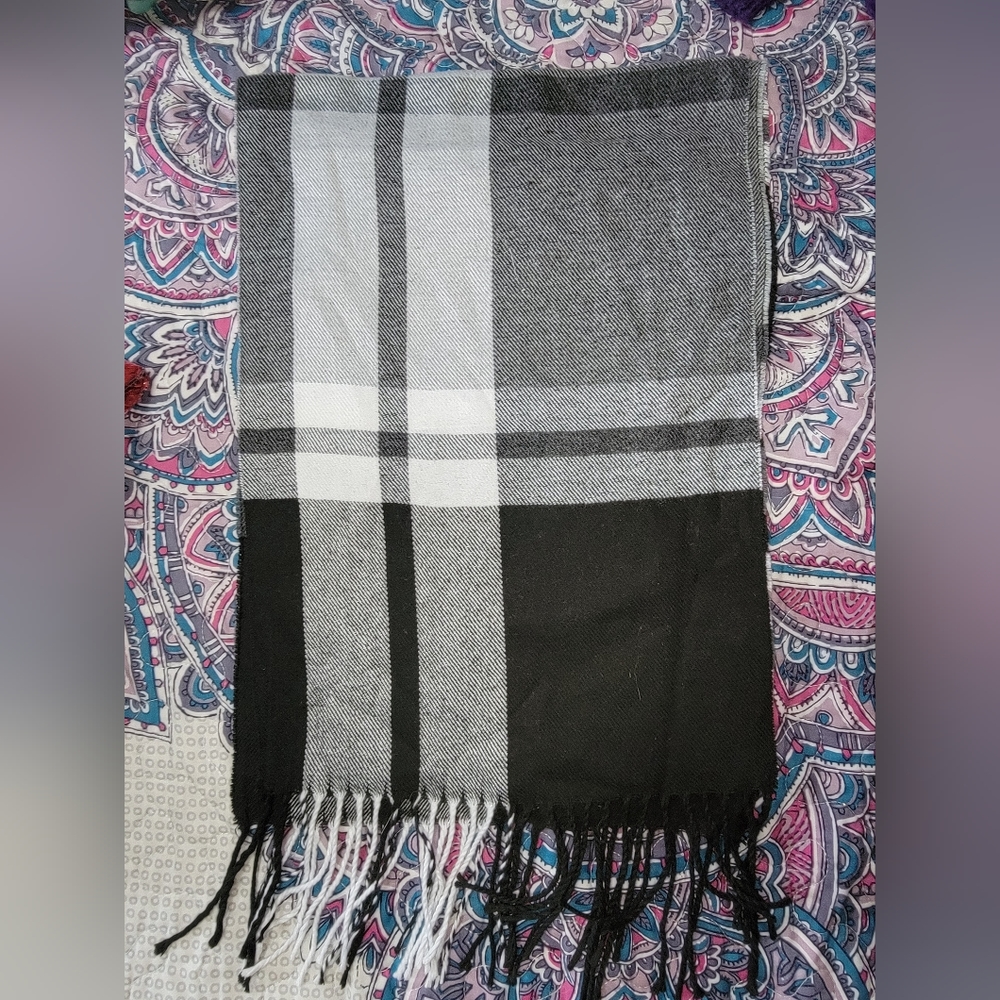 Nwot scarf